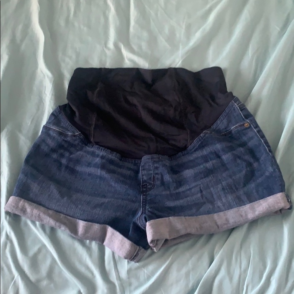 Maternity shorts